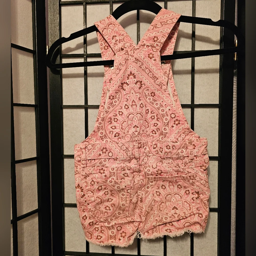 The Children's Place Pink Paisley Denim Overalls Size 4‎ Romper